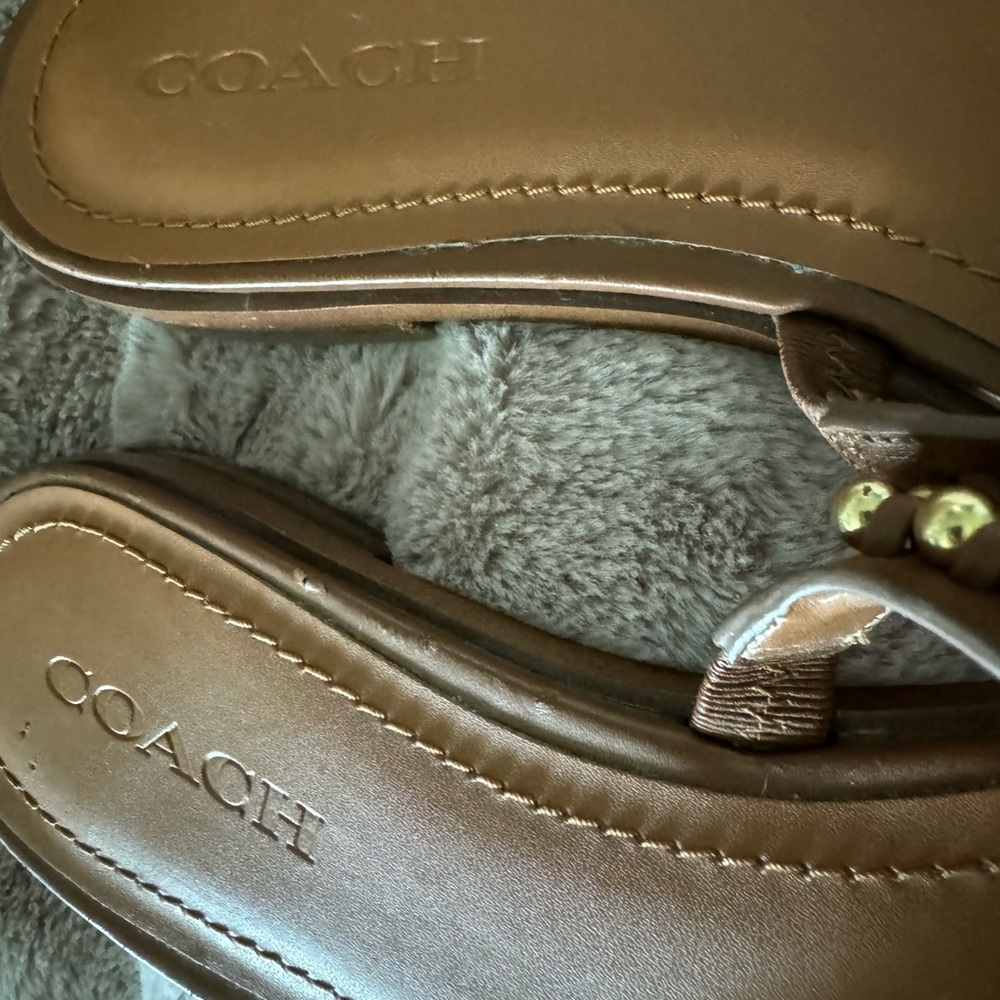 Coach Sandals with gold accents - Picture 5 of 6